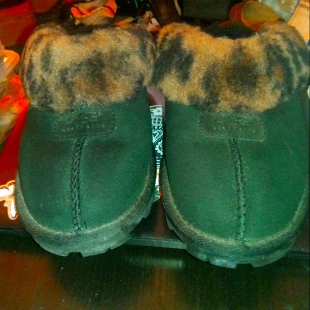 UGGs slip On Black with leopard trim